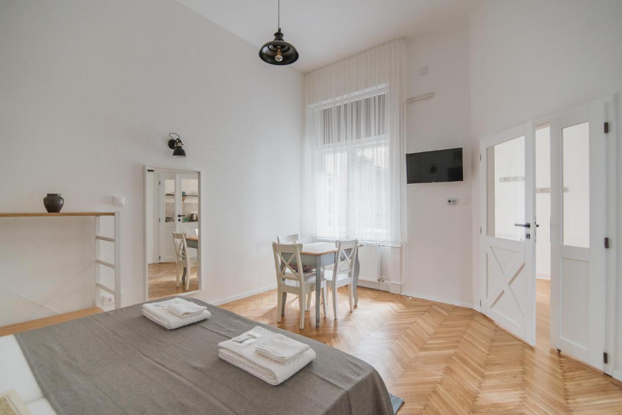 Lizmary'S Wonderland Apartamento Budapeste Exterior foto